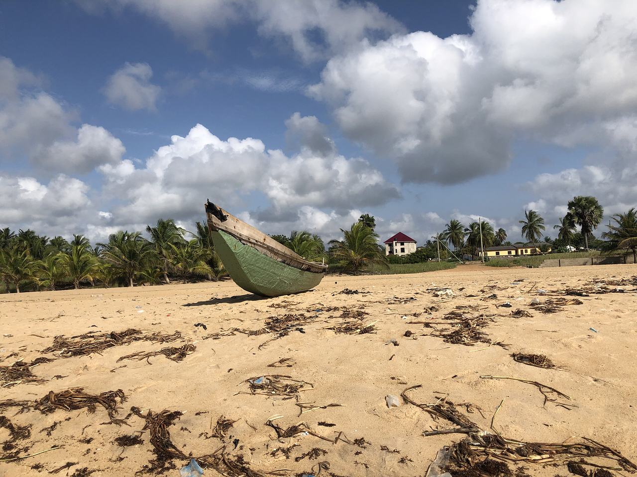 Keta county club, Woe beach