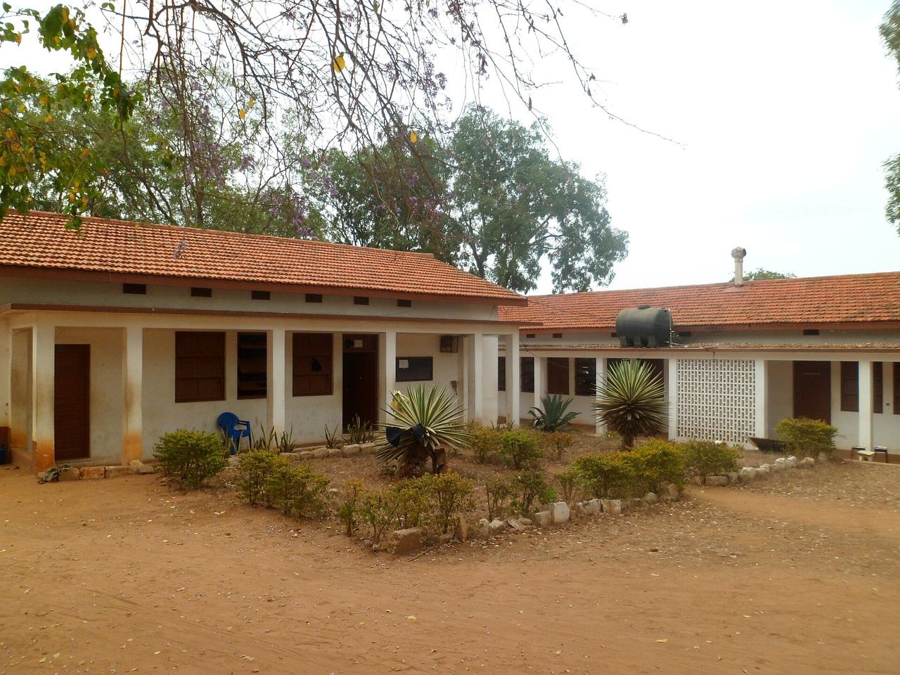 Facing counseling department and physics labouratory