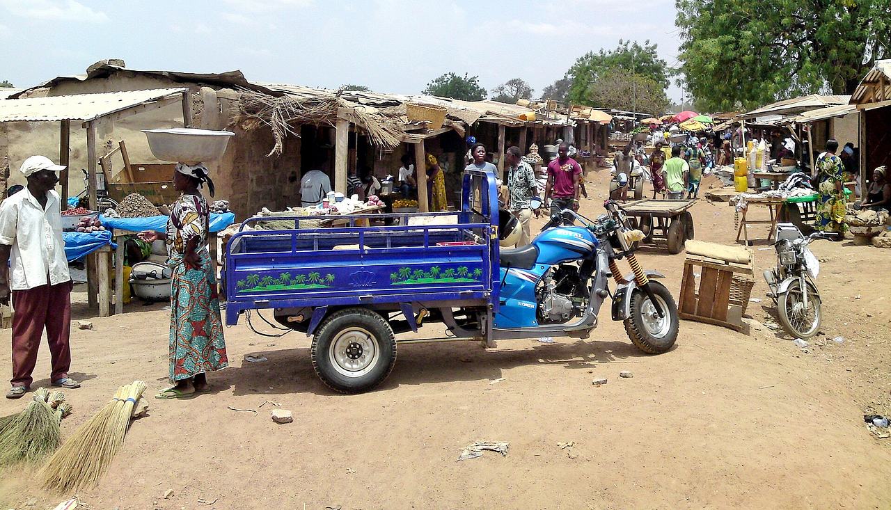 A motor-tricycle of the Chinese firm LIFAN (Lifan Royal RY200ZH) on a market in Bolgatanga (Upper East Region, Ghana).