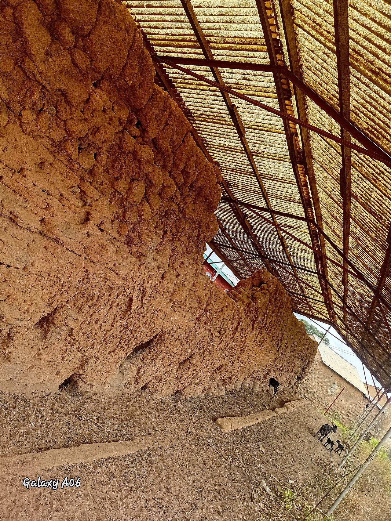 Ancient Slave Defence Wall_Gwollu Sissala West