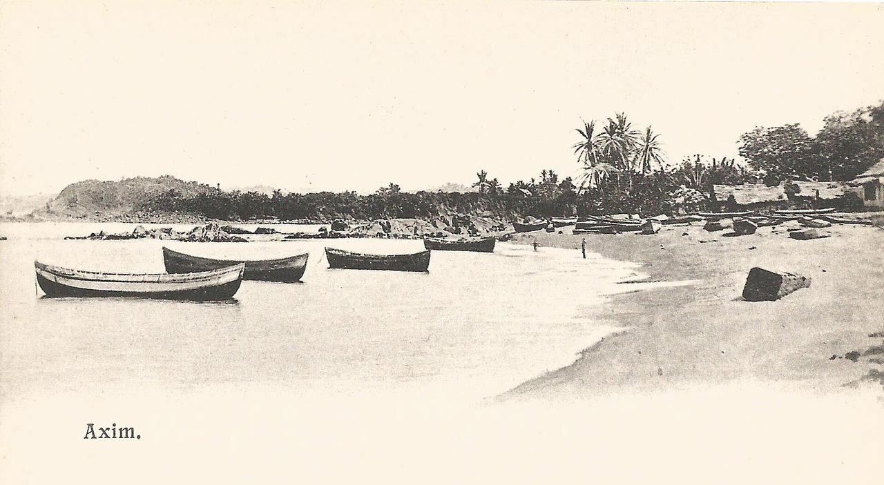 Axim. Carte postale ancienne, sans indication d'auteur, d'éditeur ou de date. Collection particulière