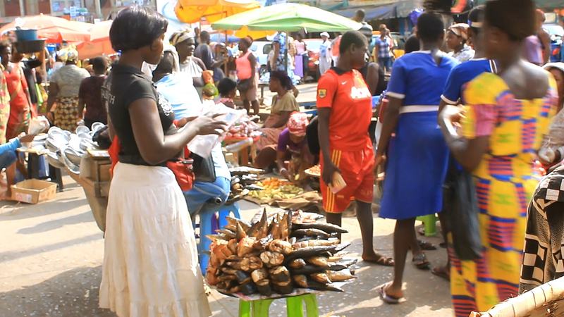 File:FISH SELLER AT TAKORADI MARKET CIRCLE GHANA.jpg