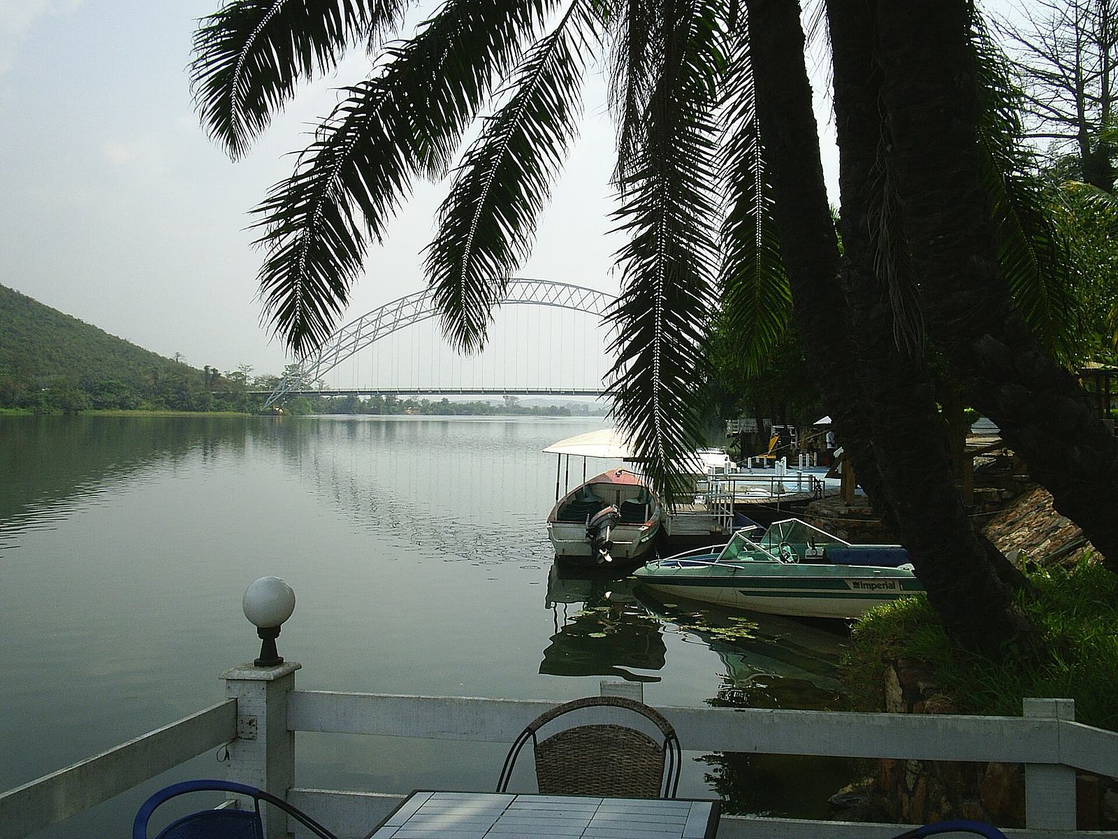 Akosombo continental hotel over-looking the Adome bridge - panoramio.jpg