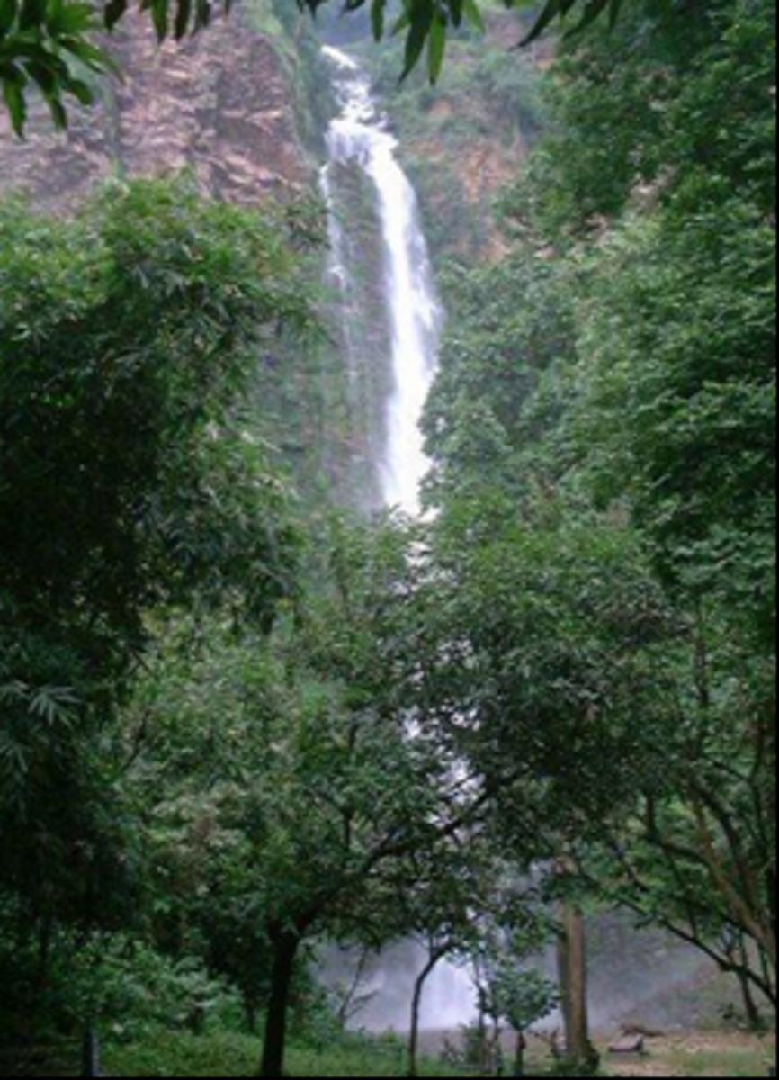 Tagbo Falls falling from the Akwapim-Togo range near Liati Wote, Ghana.