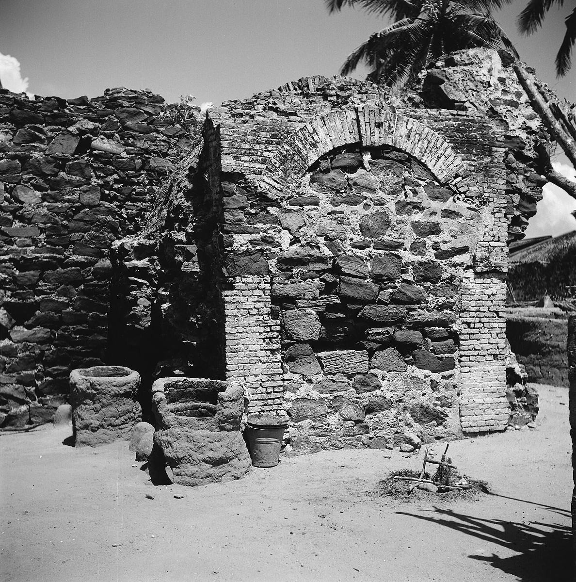Southern entrance of the ruined Dutch fort Vredenburg at Komenda, Ghana