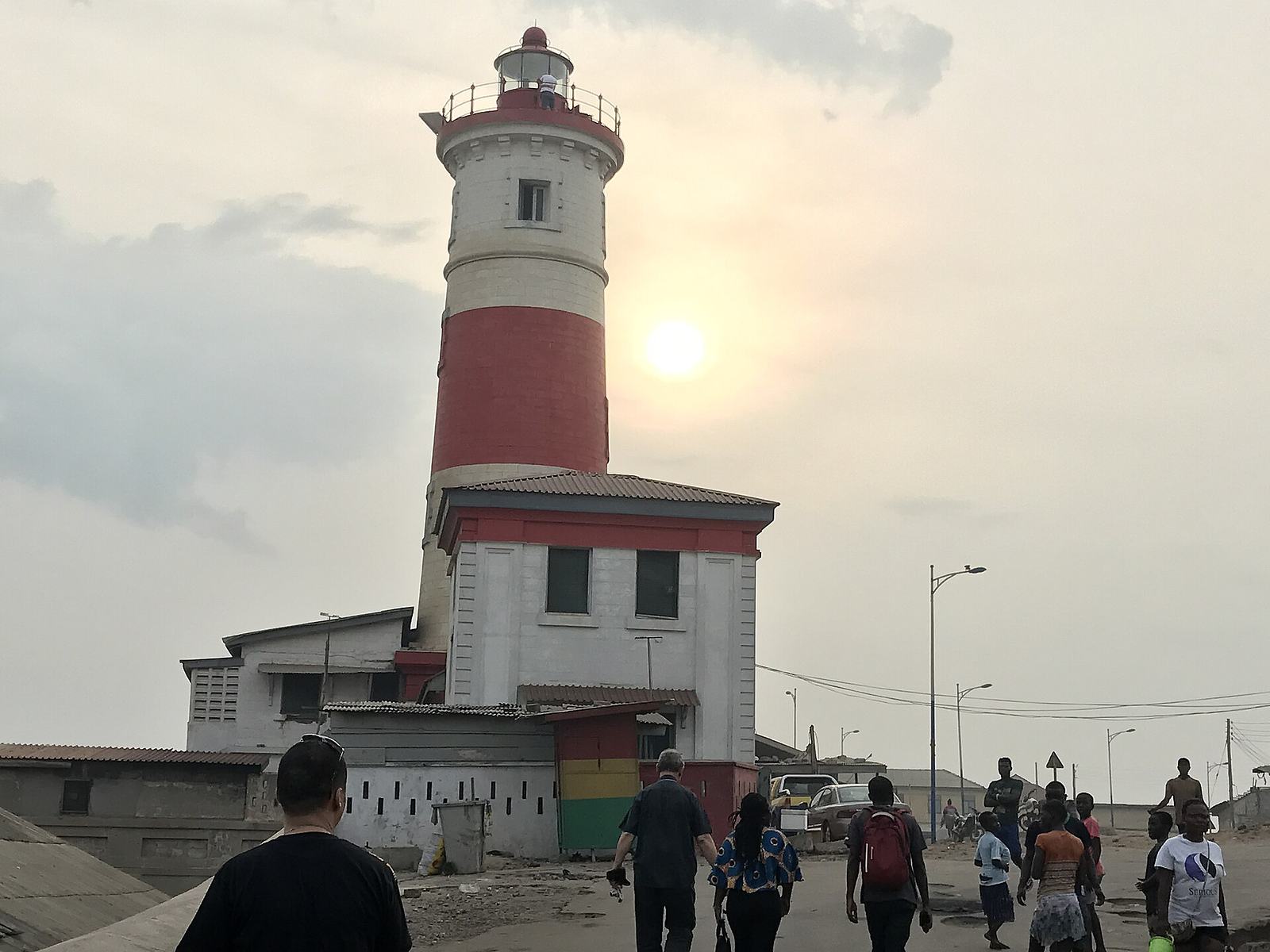 File:James Fort Light House sun and people.jpg