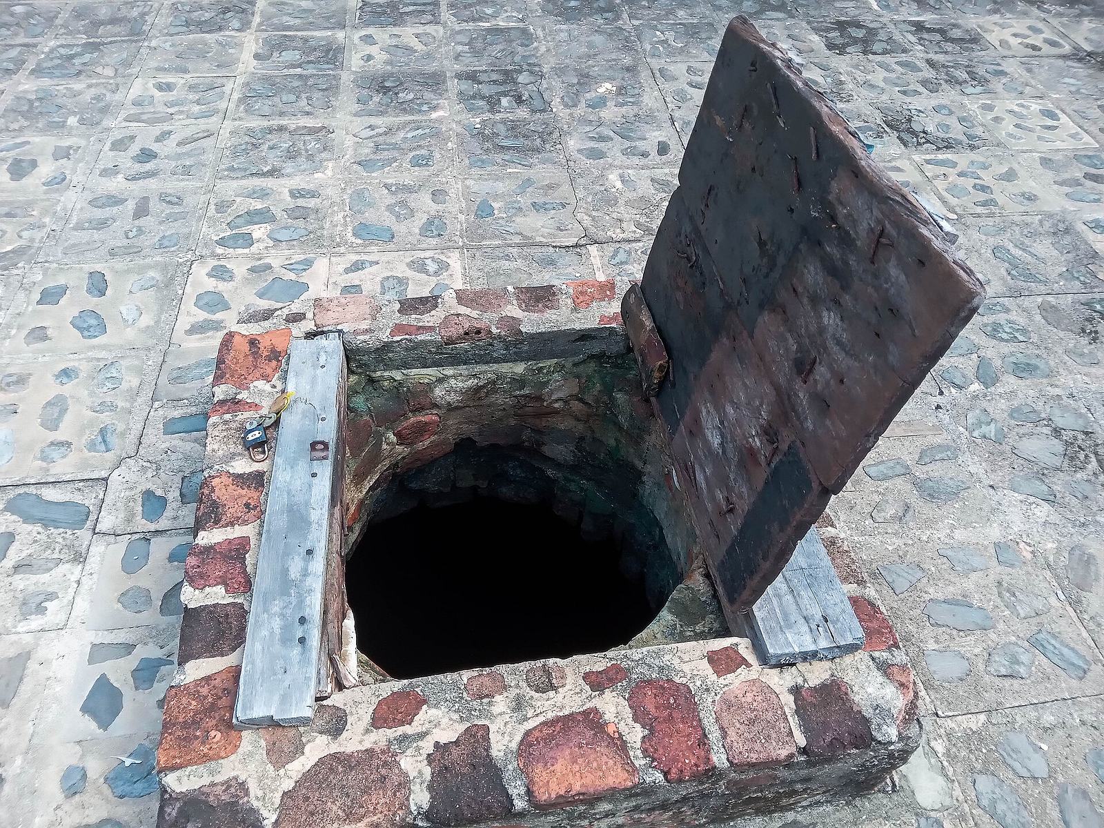 Fort Apollonia in Ghana 14