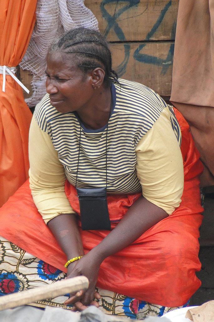 Market Woman - Kejetia Market - Kumasi - Ghana - 02