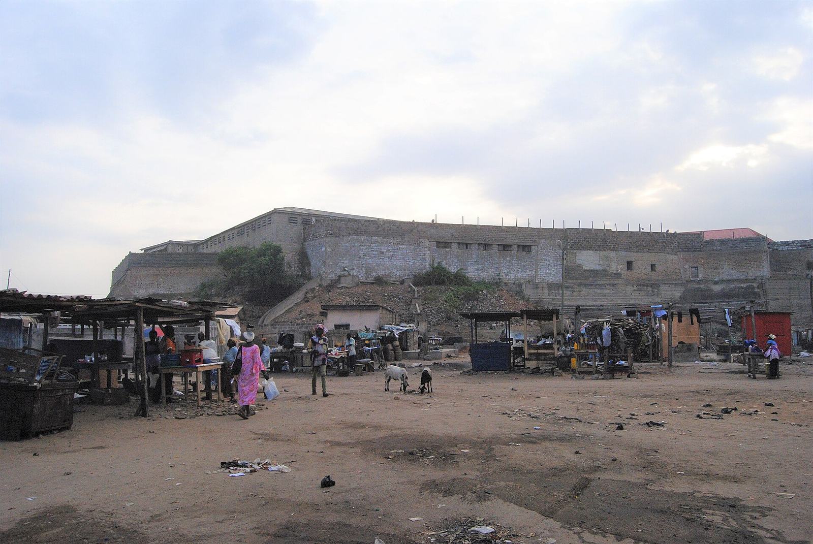File:James Fort, Accra.jpg