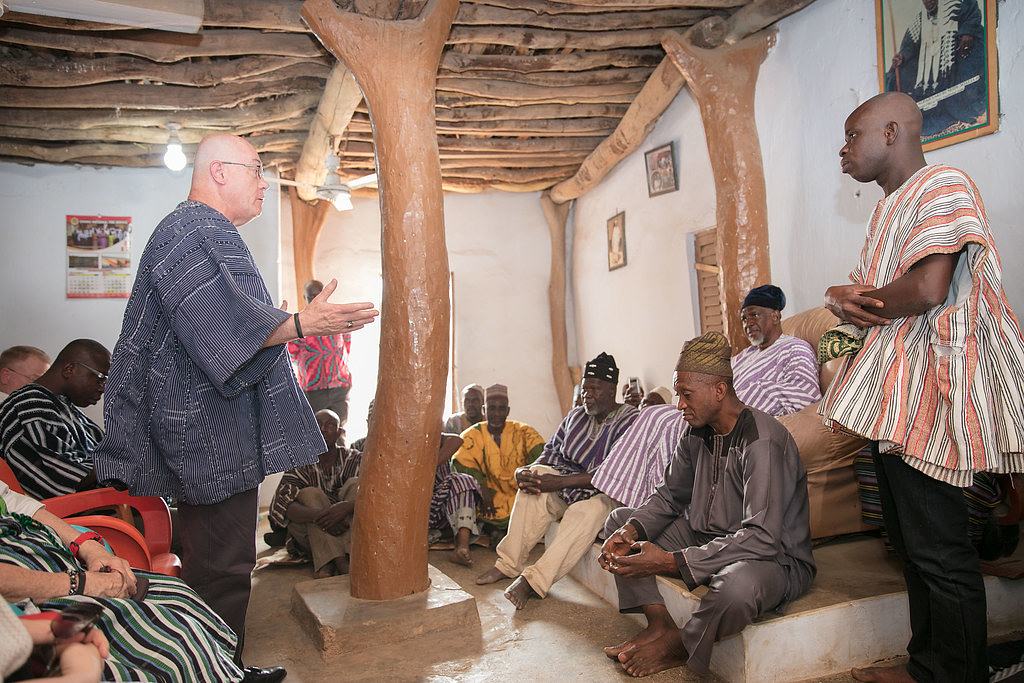 Wa Naa Palace Visit by Amb. Jackson