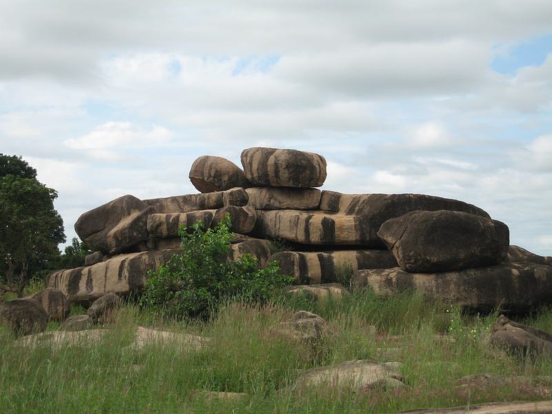 Enormous boulders in Tongo Hills