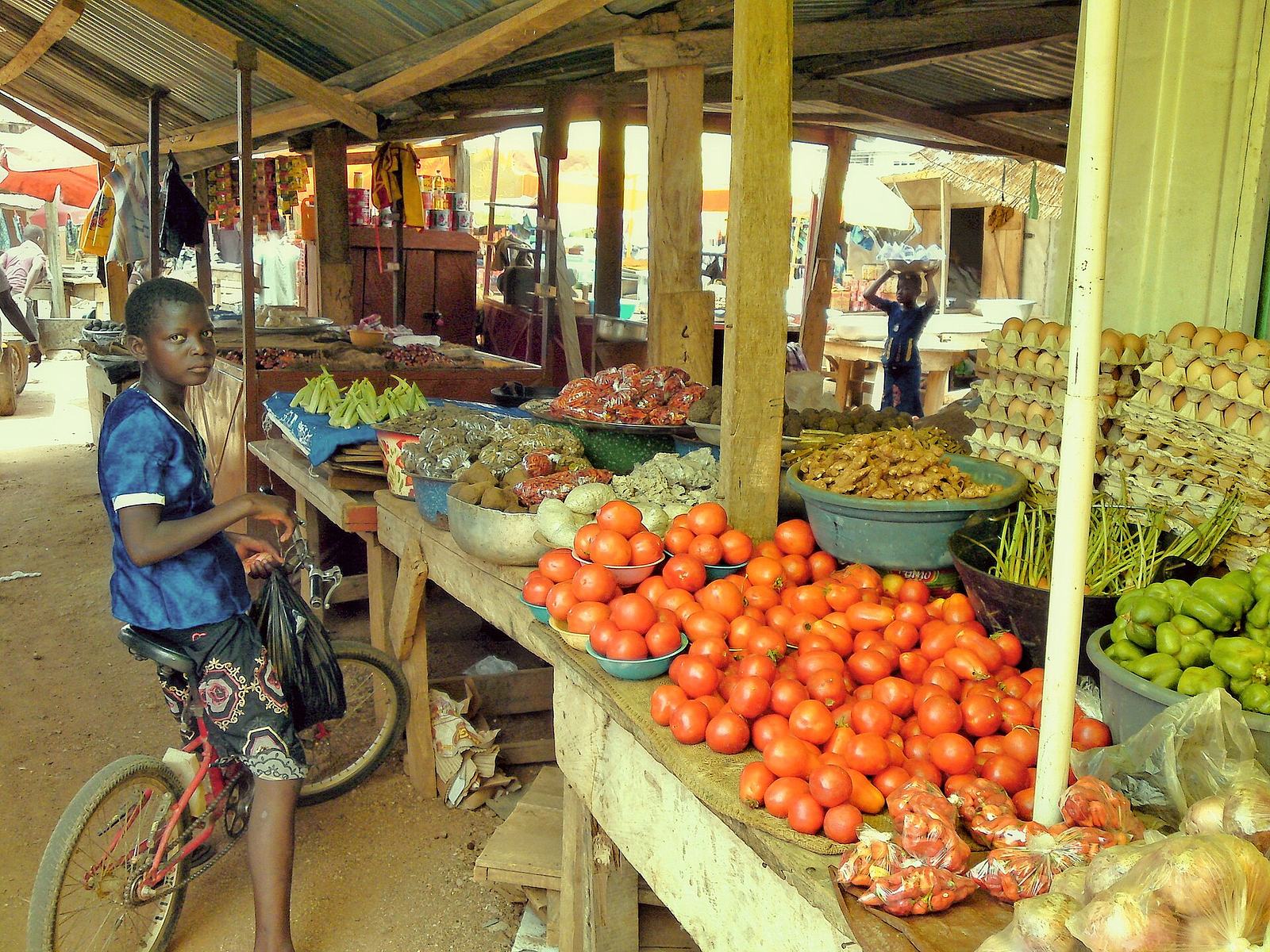 Bolgatanga market fruit and veg stall 2013