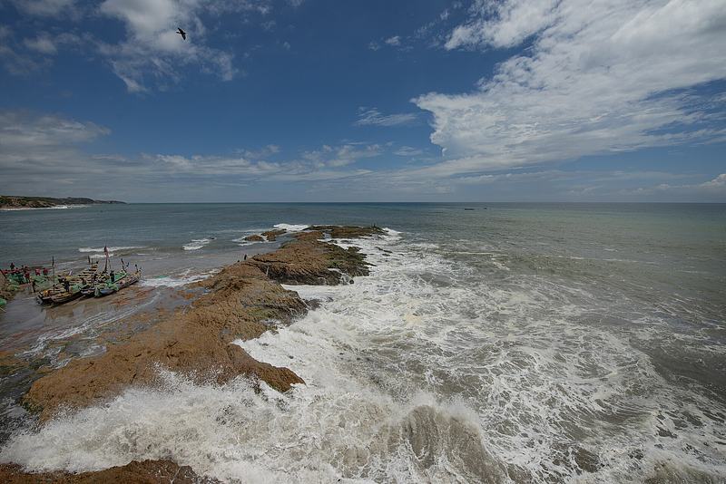 Rocky shoreline beside Cape Coast Castle
