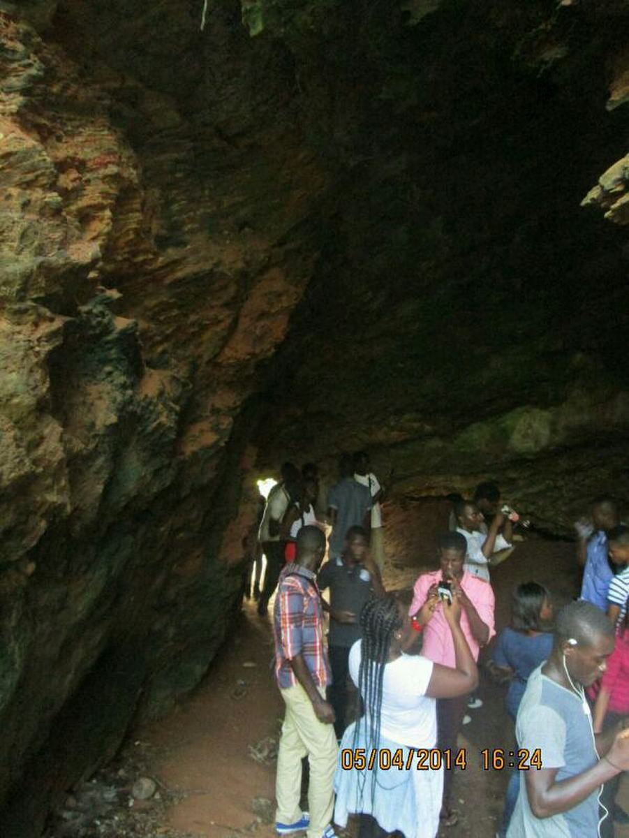 The Sea Cave, Komenda