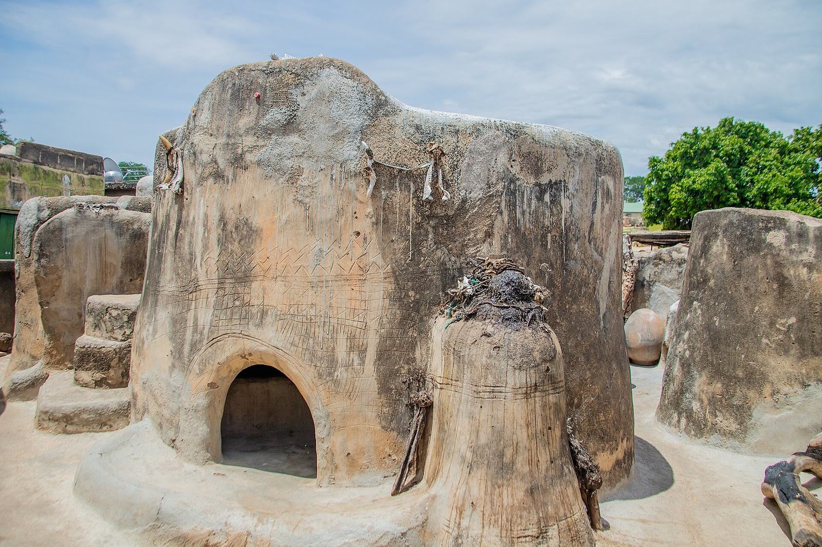 Palace Room with Shrine, Tongo Palace